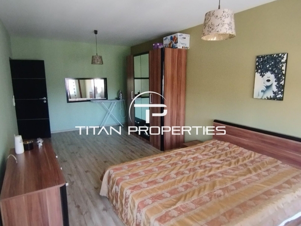 Дава се под наем Тристаен апартамент в к.к. Св.Св. Константин и Елена - 105 кв.м за 1000 € - Снимка #1