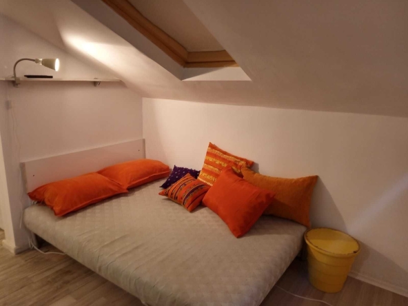 Дава се под наем Едностаен апартамент в Варна, Център - 27 кв.м за 229.5 € - Снимка #1