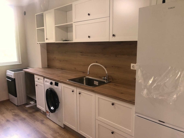 Дава се под наем Тристаен апартамент в София, Център - 80 кв.м за 700 € - Снимка #1