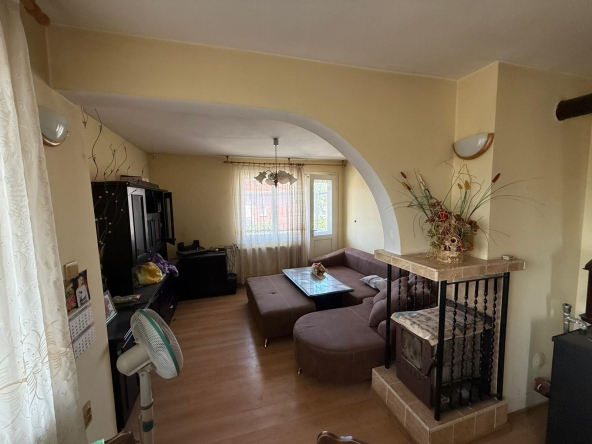 Двустаен апартамент в Севлиево - 93 кв.м за 875 €/кв.м - Снимка #1