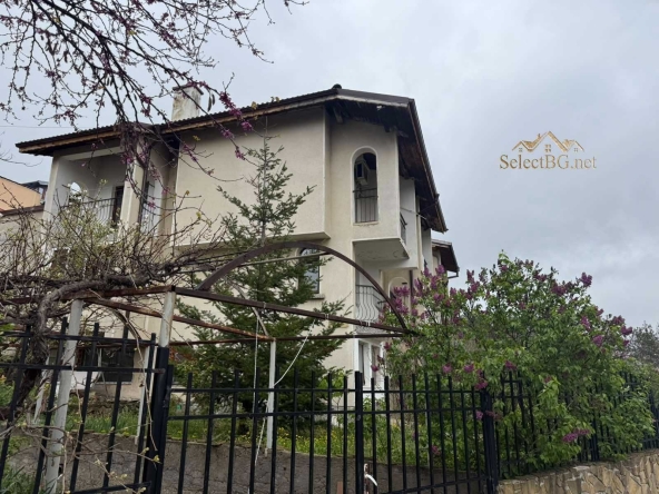 Къща в Велико Търново, Картала - 230 кв.м за 1142 €/кв.м - Снимка #1