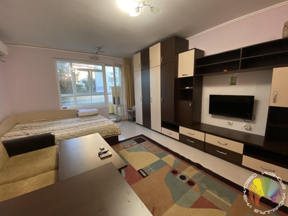 Дава се под наем Едностаен апартамент в Бургас, Славейков - 37 кв.м за 306 € - Снимка #1