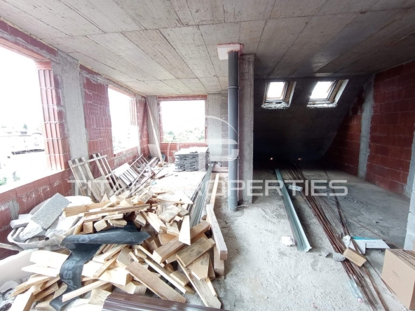 Тристаен апартамент в София, Банишора - 135 кв.м за 2303 €/кв.м - Снимка #1