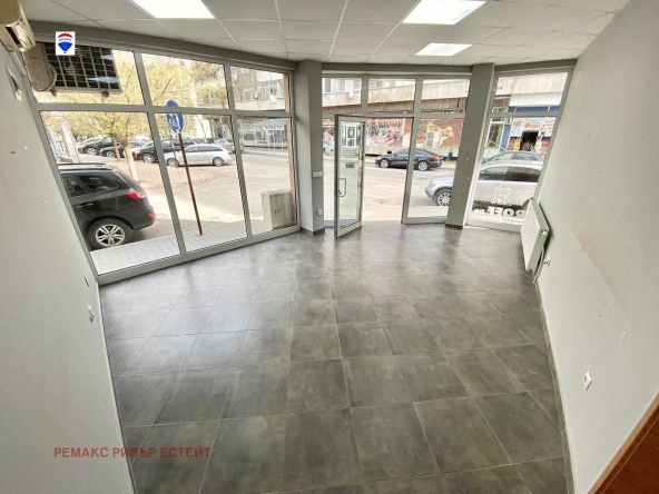 Дава се под наем Магазин в Русе, Възраждане - 32 кв.м за 331.5 € - Снимка #1