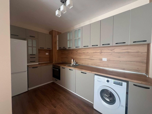 Дава се под наем Тристаен апартамент в Пловдив, Тракия - 103 кв.м за 550 € - Снимка #1