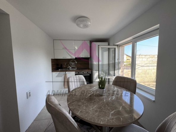 Дава се под наем Къща в Варна, Трошево - 75 кв.м за 800 € - Снимка #1