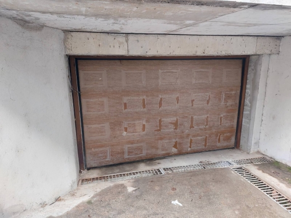 Дава се под наем Гараж / Паркомясто в Благоевград, Идеален център - 20 кв.м за 76.5 € - Снимка #1