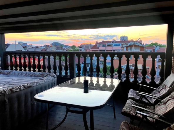 Мезонет в Пловдив, Съдийски - 198 кв.м за 1410 €/кв.м - Снимка #1