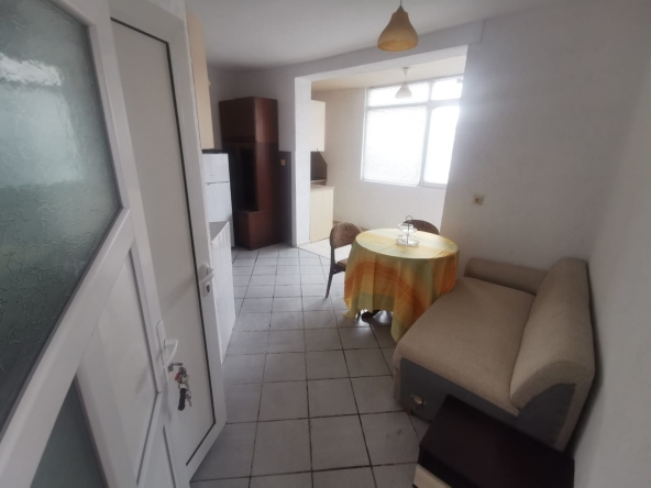 Дава се под наем Двустаен апартамент в Варна, Христо Ботев - 50 кв.м за 280.5 € - Снимка #1