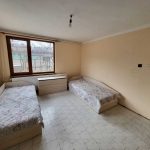 Дава се под наем Етаж от къща в Своге - 80 кв.м за 255 € - Снимка #1