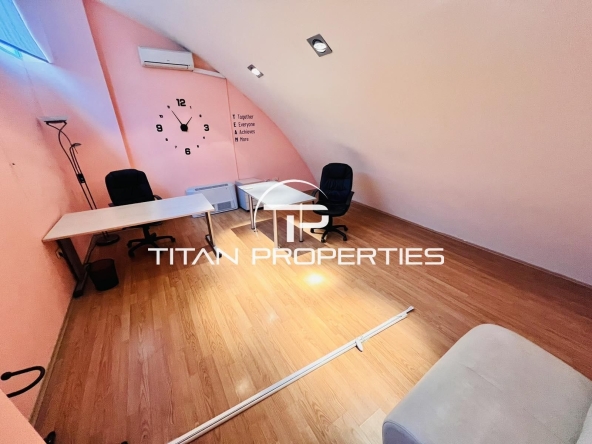 Дава се под наем Офис в Бургас, Център - 20 кв.м за 127.5 € - Снимка #1