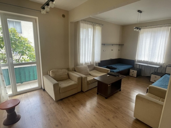 Дава се под наем Двустаен апартамент в Враца, Център - 75 кв.м за 357 € - Снимка #1