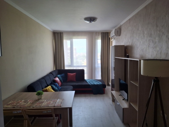 Дава се под наем Двустаен апартамент в Карнобат - 53 кв.м за 357 € - Снимка #1