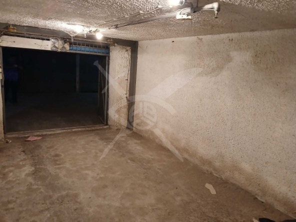 Гараж / Паркомясто в Пловдив, Център - 25 кв.м за 1080 €/кв.м - Снимка #1