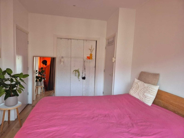 Дава се под наем Едностаен апартамент в София, Център - 45 кв.м за 357 € - Снимка #1