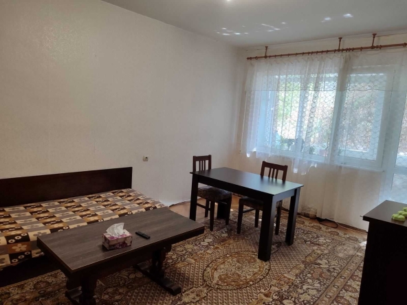 Тристаен апартамент в Добрич, Кралска зона - 83 кв.м за 1131 €/кв.м - Снимка #1