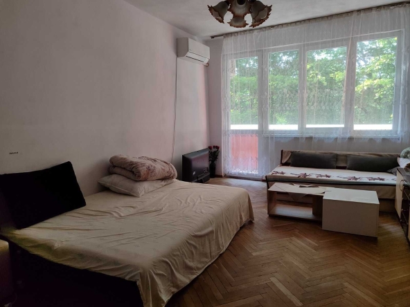 Двустаен апартамент в Добрич, Кралска зона - 78 кв.м за 1040 €/кв.м - Снимка #1
