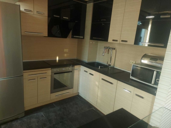 Дава се под наем Двустаен апартамент в Варна, Младост 1 - 75 кв.м за 459 € - Снимка #1