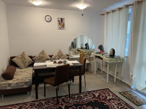 Дава се под наем Двустаен апартамент в Бургас, Център - 52 кв.м за 459 € - Снимка #1