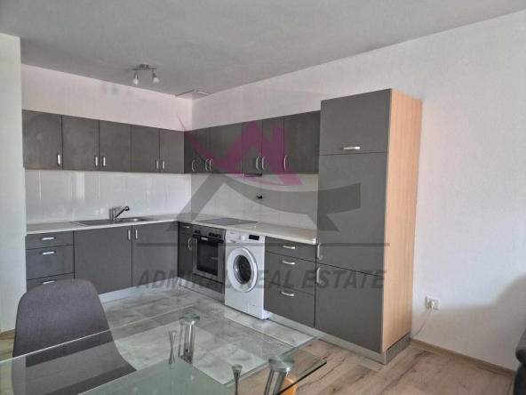 Дава се под наем Тристаен апартамент в Варна, Лятно кино Тракия - 80 кв.м за 700 € - Снимка #1