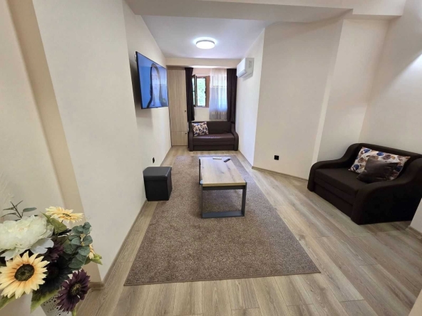 Дава се под наем Двустаен апартамент в Банско - 55 кв.м за 400 € - Снимка #1