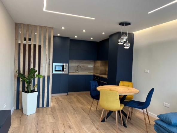 Дава се под наем Двустаен апартамент в София, Бъкстон - 75 кв.м за 637.5 € - Снимка #1