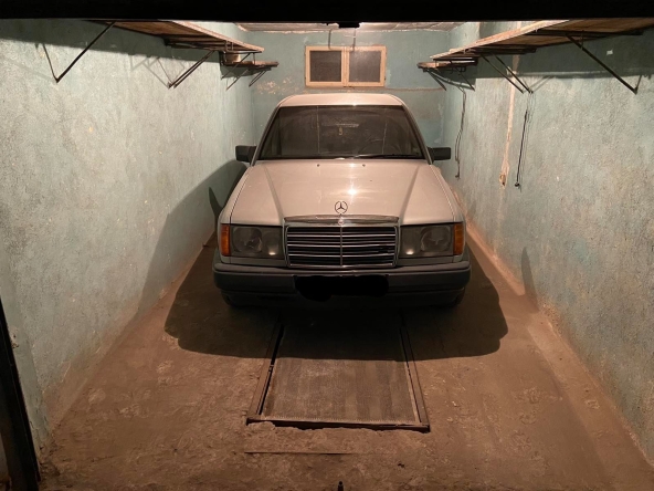 Дава се под наем Гараж / Паркомясто в Варна, Базар Левски - 20 кв.м за 153 € - Снимка #1