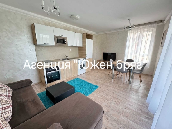 Тристаен апартамент в Шумен, Пазара - 88 кв.м за 1800 €/кв.м - Снимка #1