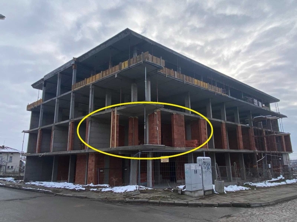 Тристаен апартамент в Карлово - 127 кв.м за 1300 €/кв.м - Снимка #1