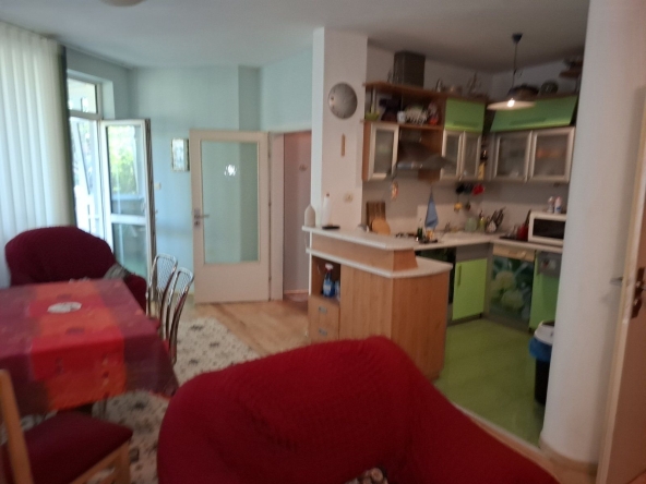 Дава се под наем Тристаен апартамент в Варна, Бизнес хотел - 88 кв.м за 720 € - Снимка #1