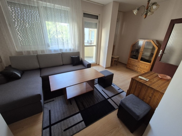 Дава се под наем Двустаен апартамент в Пловдив, Въстанически - 55 кв.м за 280.5 € - Снимка #1