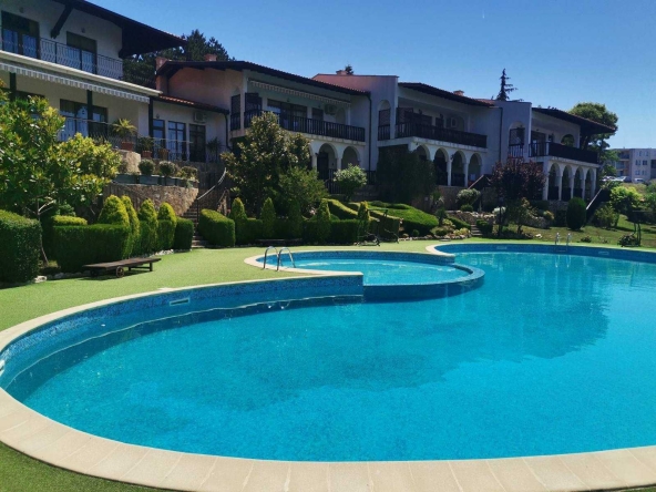 Къща в Свети Влас - 311 кв.м за 1737 €/кв.м - Снимка #1