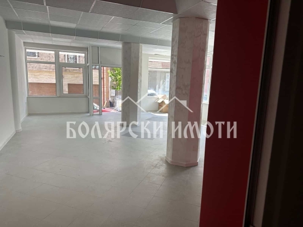 Дава се под наем Магазин в Велико Търново, Център - 111 кв.м за 700 € - Снимка #1
