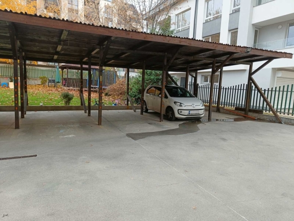 Дава се под наем Гараж / Паркомясто в София, Овча купел 1 - 18 кв.м за 91.8 € - Снимка #1