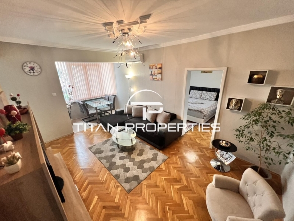 Дава се под наем Двустаен апартамент в Бургас, Център - 70 кв.м за 510 € - Снимка #1