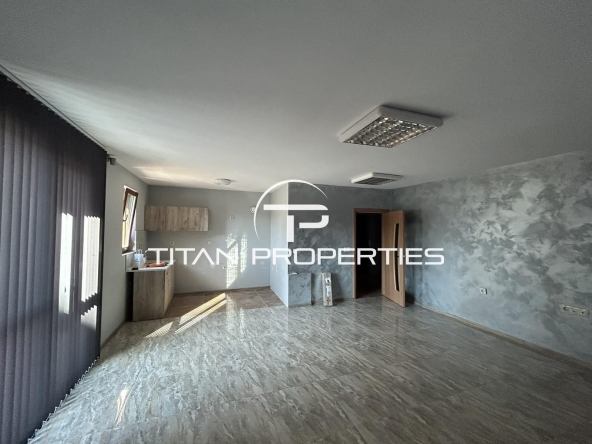 Дава се под наем Тристаен апартамент в Бургас, Сарафово - 114 кв.м за 561 € - Снимка #1