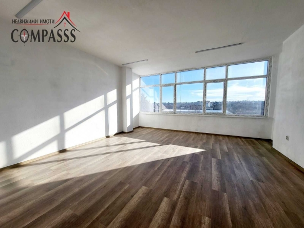 Офис в Добрич, Промишлена зона - Север - 495 кв.м за 384 €/кв.м - Снимка #1