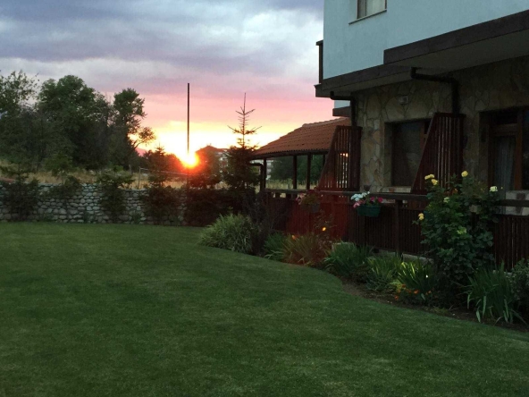 Двустаен апартамент в ж.Южен парк - 55 кв.м за 1091 €/кв.м - Снимка #1