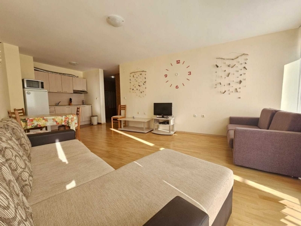 Двустаен апартамент в к.к. Елените - 75 кв.м за 974 €/кв.м - Снимка #1