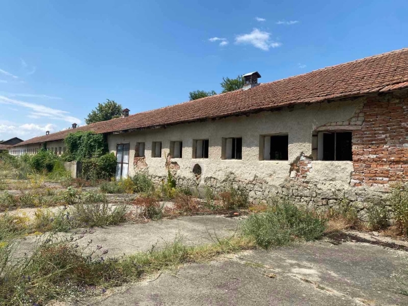 Склад в с. Бегунци, Област Пловдив - 1700 кв.м за 50 €/кв.м - Снимка #1