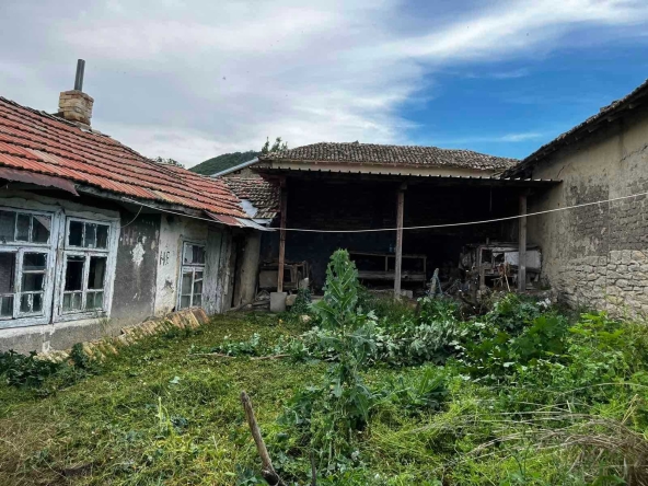 Къща в с. Стоян Михайловски, Област Шумен - 50 кв.м за 306 €/кв.м - Снимка #1