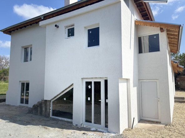 Къща в с. Светлина, Област Бургас - 130 кв.м за 635 €/кв.м - Снимка #1