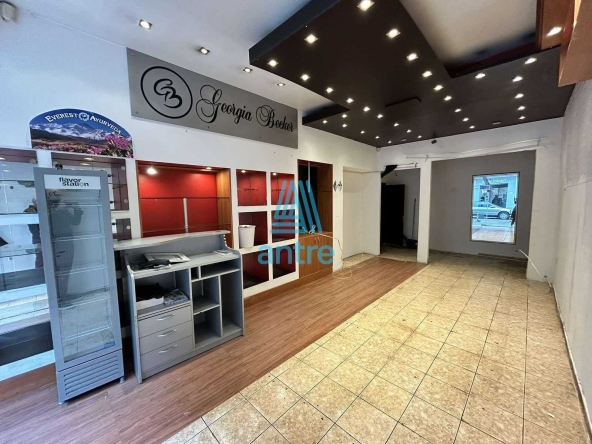 Дава се под наем Магазин в София, Център - 35 кв.м за 765 € - Снимка #1