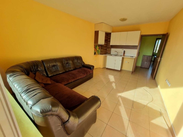 Двустаен апартамент в Варна, Колхозен пазар - 60 кв.м за 2000 €/кв.м - Снимка #1