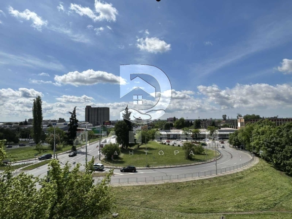 Дава се под наем Тристаен апартамент в Стара Загора, Център - 58 кв.м за 382.5 € - Снимка #1