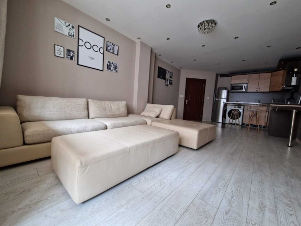 Дава се под наем Двустаен апартамент в София, Хладилника - 80 кв.м за 680 € - Снимка #1