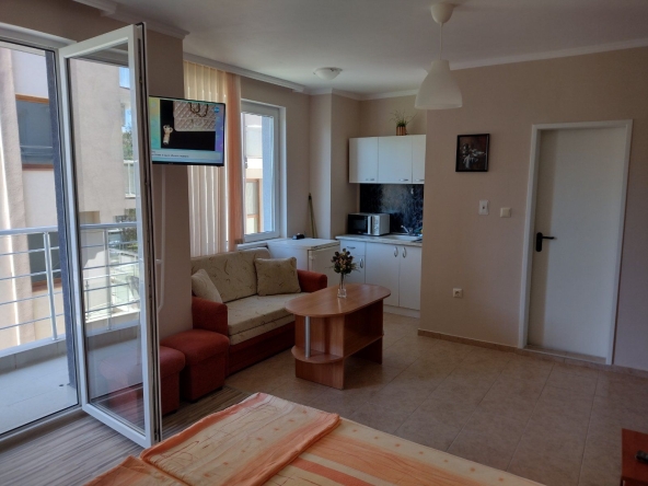 Дава се под наем Едностаен апартамент в Китен - 41 кв.м за 15.3 € - Снимка #1