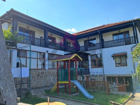 Къща в с. Козичино, Област Бургас - 240 кв.м за 1417 €/кв.м - Снимка #1