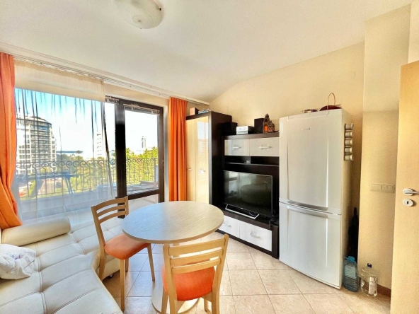 Двустаен апартамент в к.к. Слънчев бряг - 49 кв.м за 1531 €/кв.м - Снимка #1