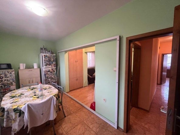 Тристаен апартамент в Търговище, Център - 85 кв.м за 1410 €/кв.м - Снимка #1